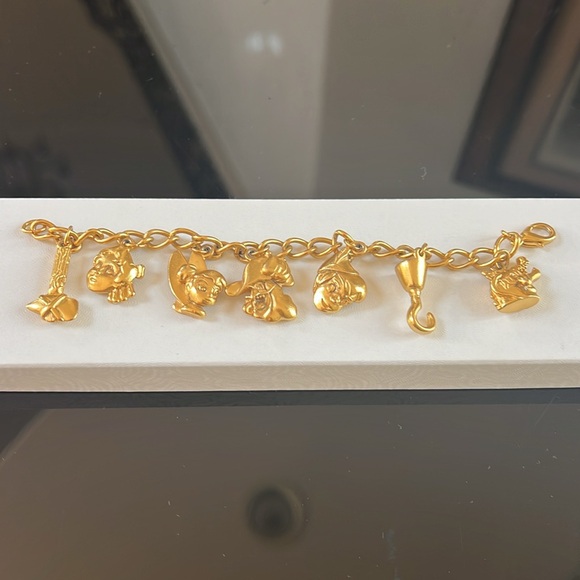Vintage Peter Pan Children’s Gold toned Disney Bracelet 6 Charms - Picture 6 of 8